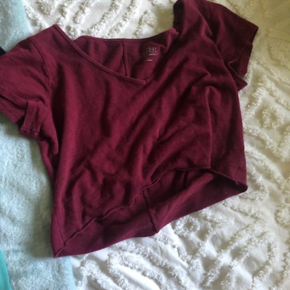 hollister off the shoulder crop top